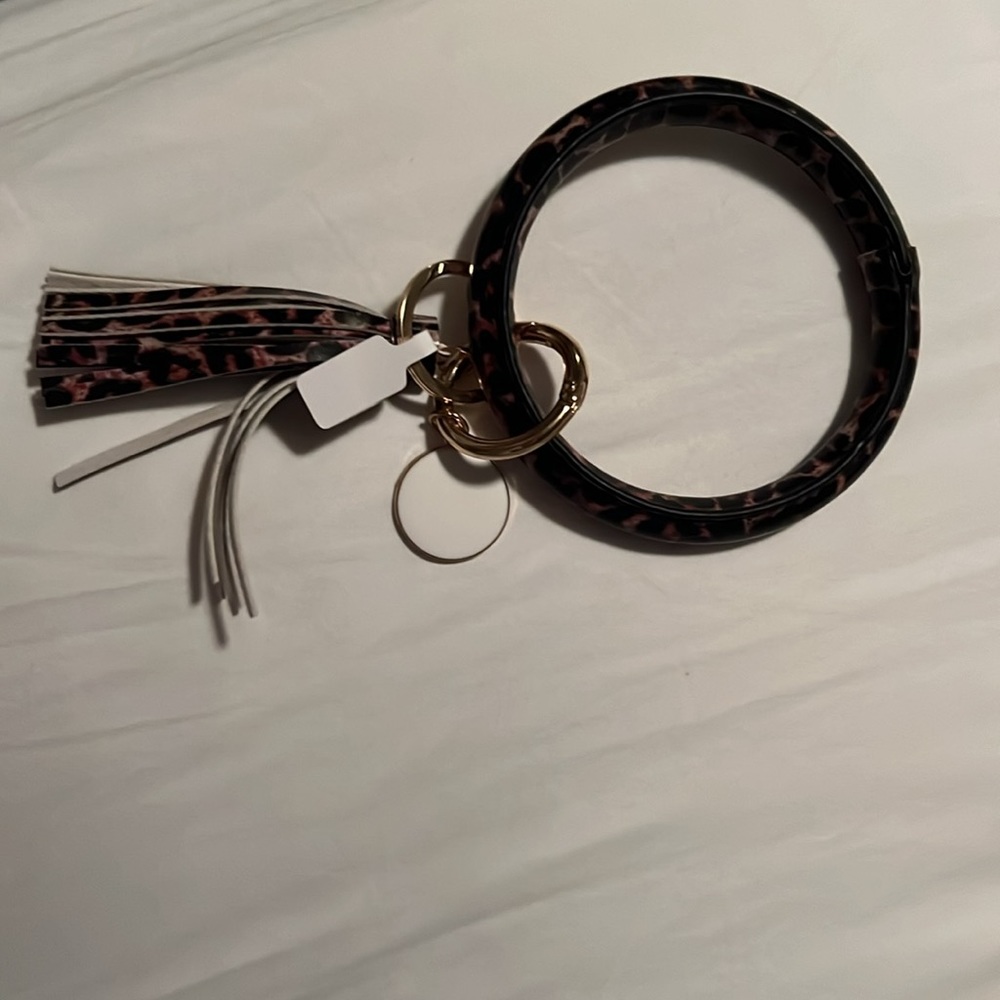 Cheetah Key Chain - Picture 4 of 5